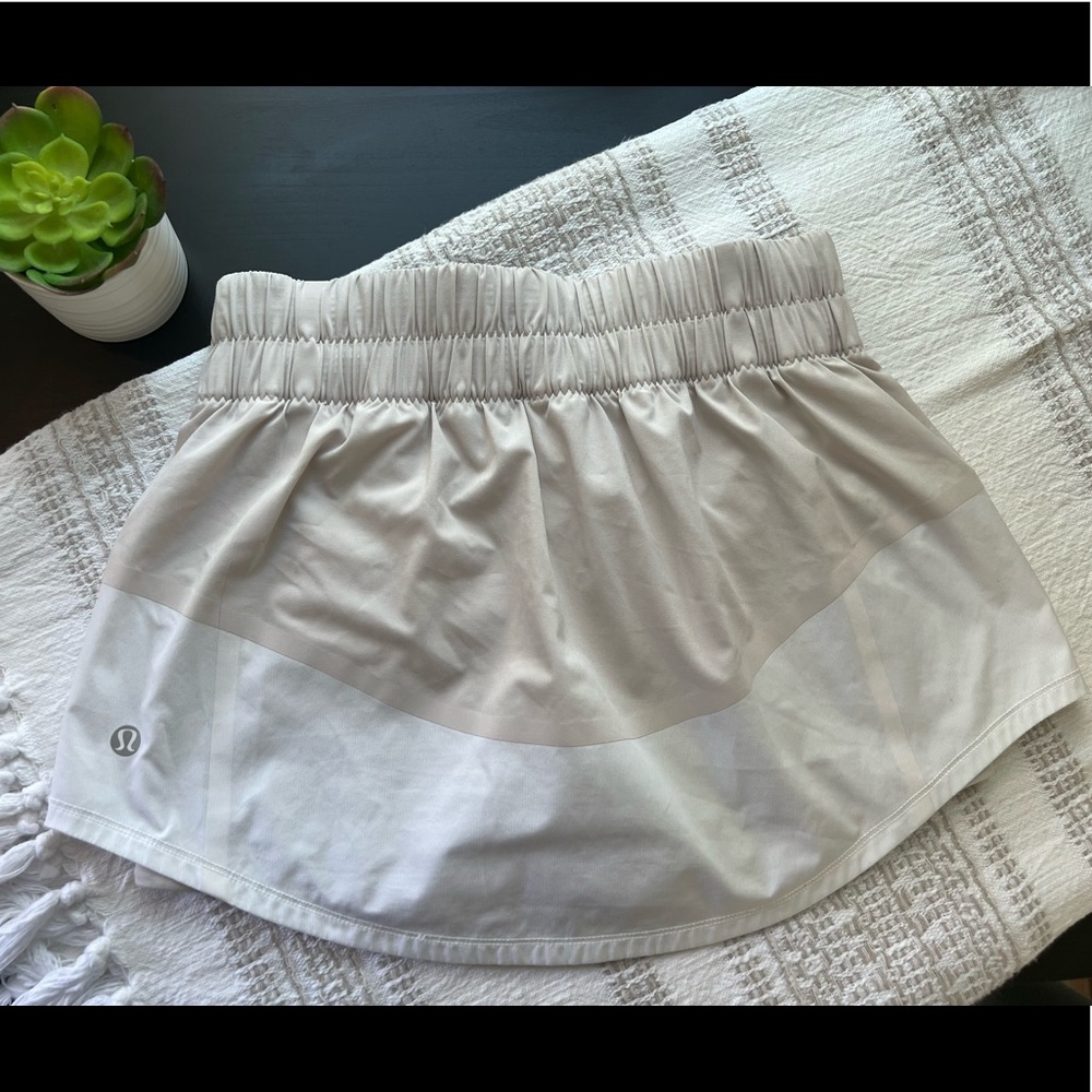 LULULEMON RUN: Breeze By Skirt😘